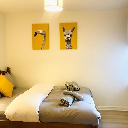 Spacious City Centre Flat Free Parking& Superfast Wifi เอดินบะระ ภายนอก รูปภาพ