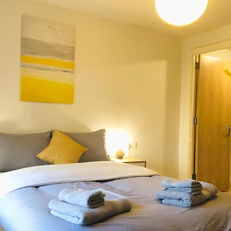Spacious City Centre Flat Free Parking& Superfast Wifi เอดินบะระ ภายนอก รูปภาพ