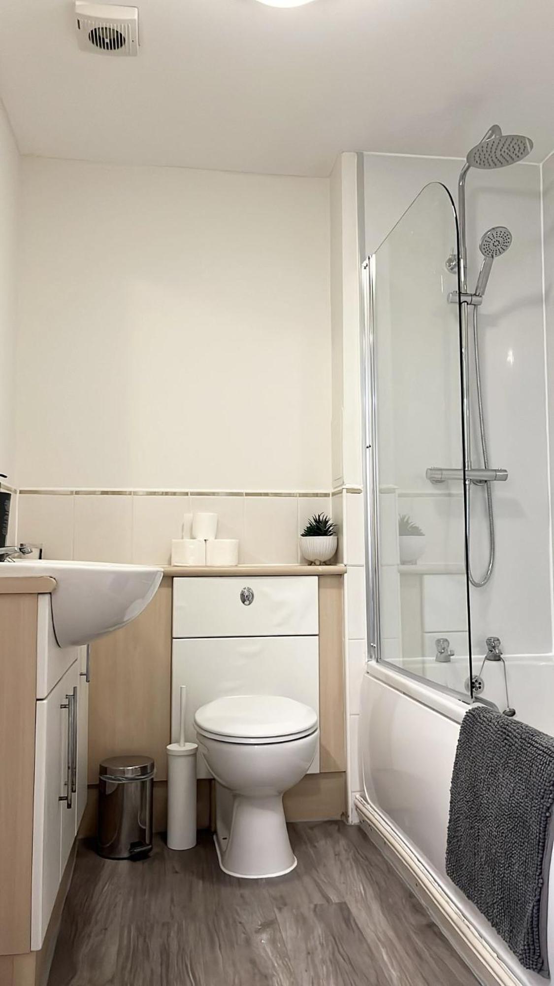 Spacious City Centre Flat Free Parking& Superfast Wifi เอดินบะระ ภายนอก รูปภาพ